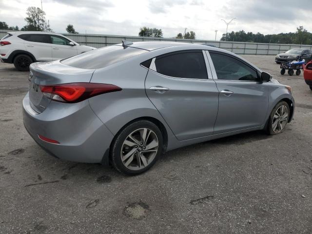  HYUNDAI ELANTRA 2015 Серебристый