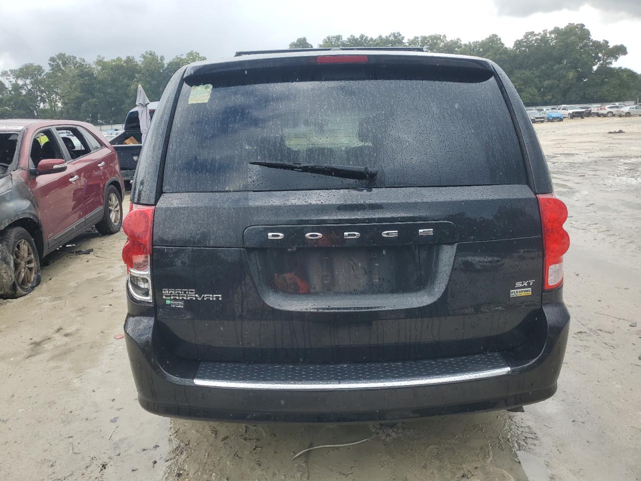 2018 Dodge Caravan - Image 6