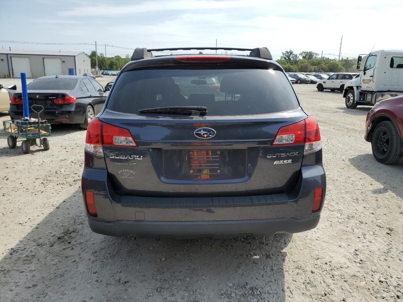 4S4BRBCC8B3393520 2011 Subaru Outback 2.5I Premium