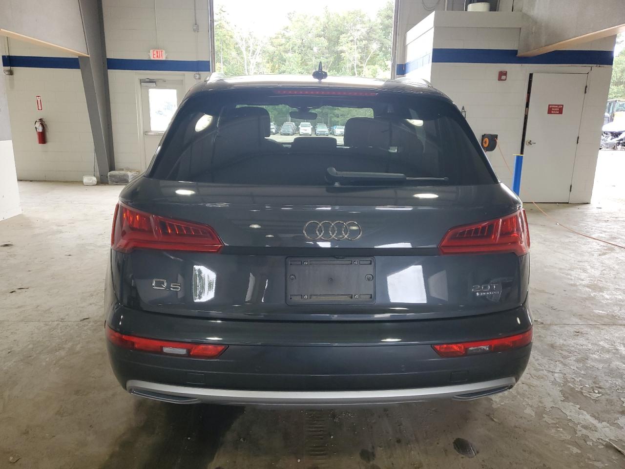 WA1CNAFY2J2219169 2018 Audi Q5 Prestige