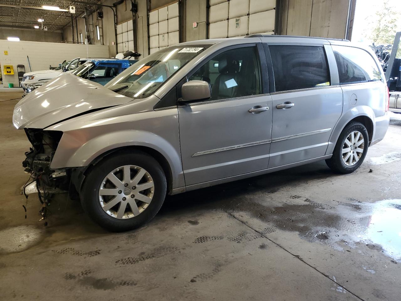2015 Chrysler Town & Country - Image 1