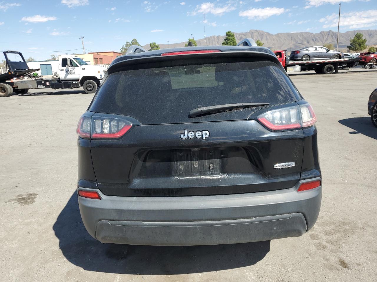 1C4PJLCB1KD373148 2019 Jeep Cherokee Latitude