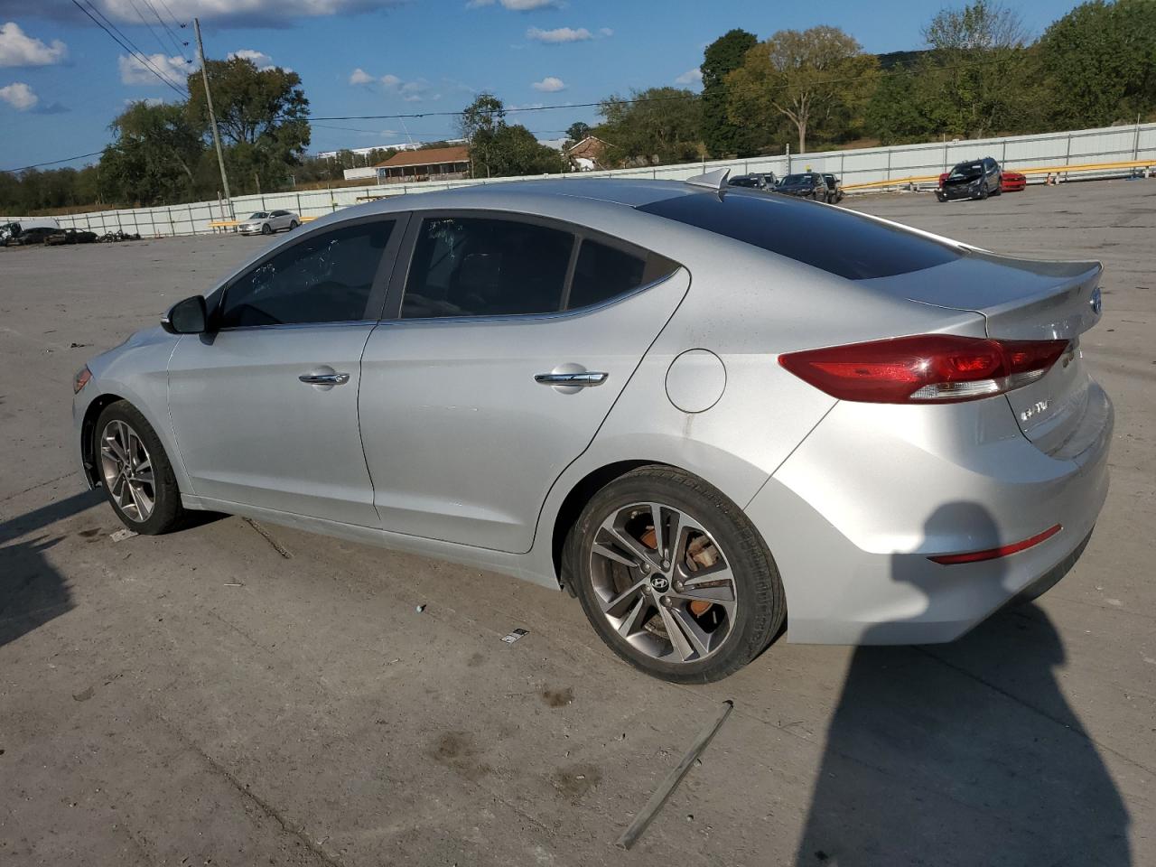 5NPD84LF5HH007803 2017 HYUNDAI ELANTRA - Image 2