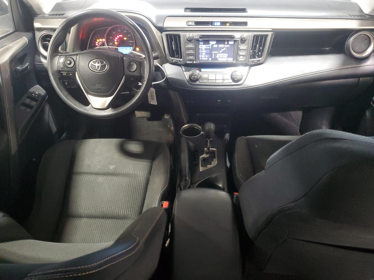 2015 Toyota RAV 4 - Image 8