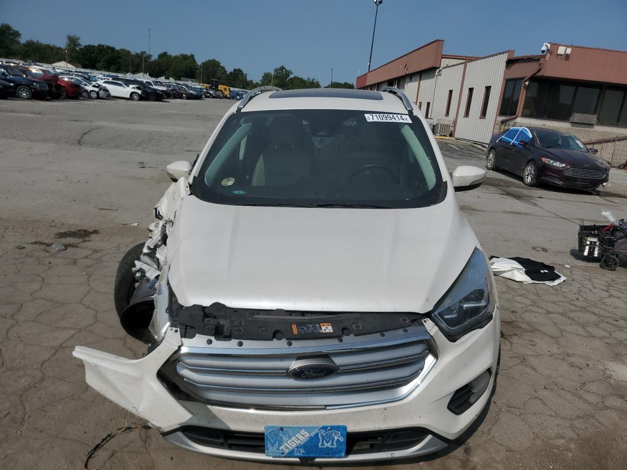 1FMCU9J91HUE31871 2017 Ford Escape Titanium