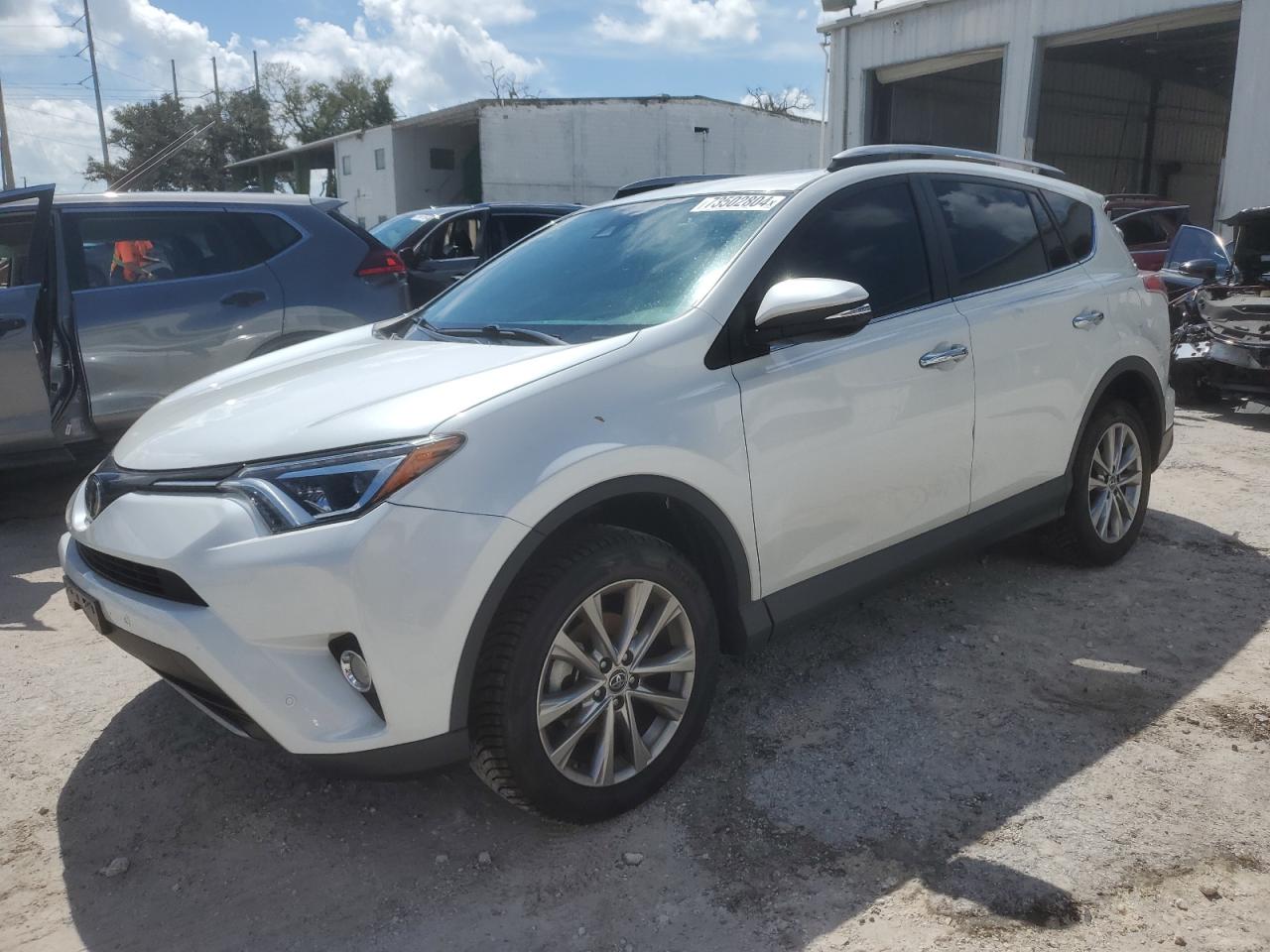 2T3DFREV2HW637374 2017 TOYOTA RAV 4 - Image 1