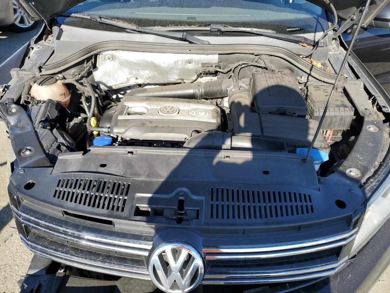 WVGAV7AX1HK012180 2017 Volkswagen Tiguan S