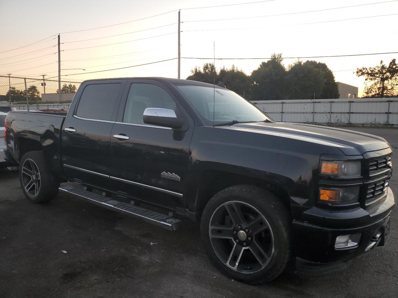 2015 Chevrolet Silverado - Image 4