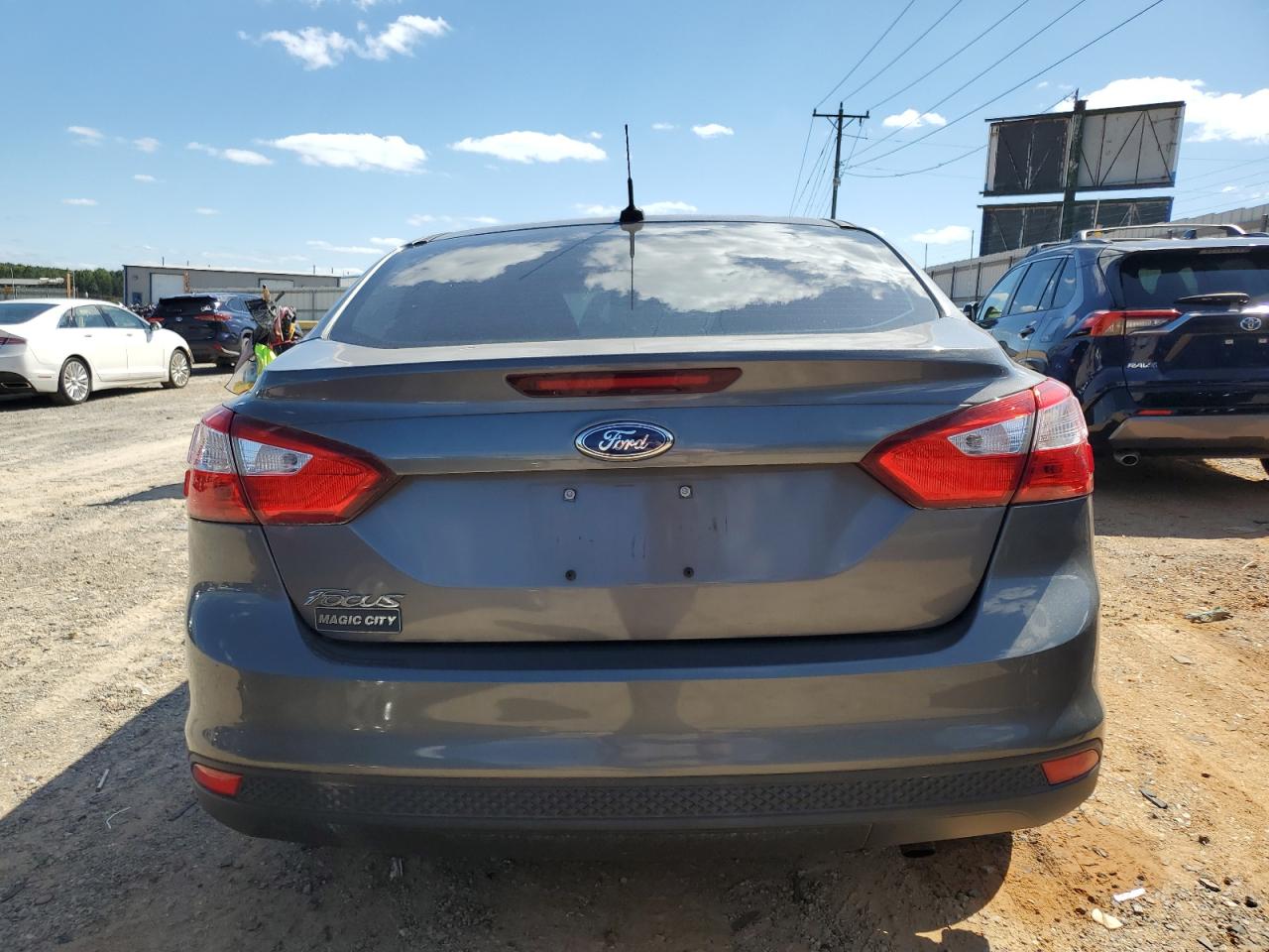 1FAHP3E26CL327697 2012 Ford Focus S