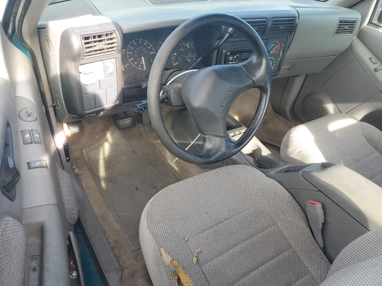 1994 Chevrolet S-10 Pickup - Image 8