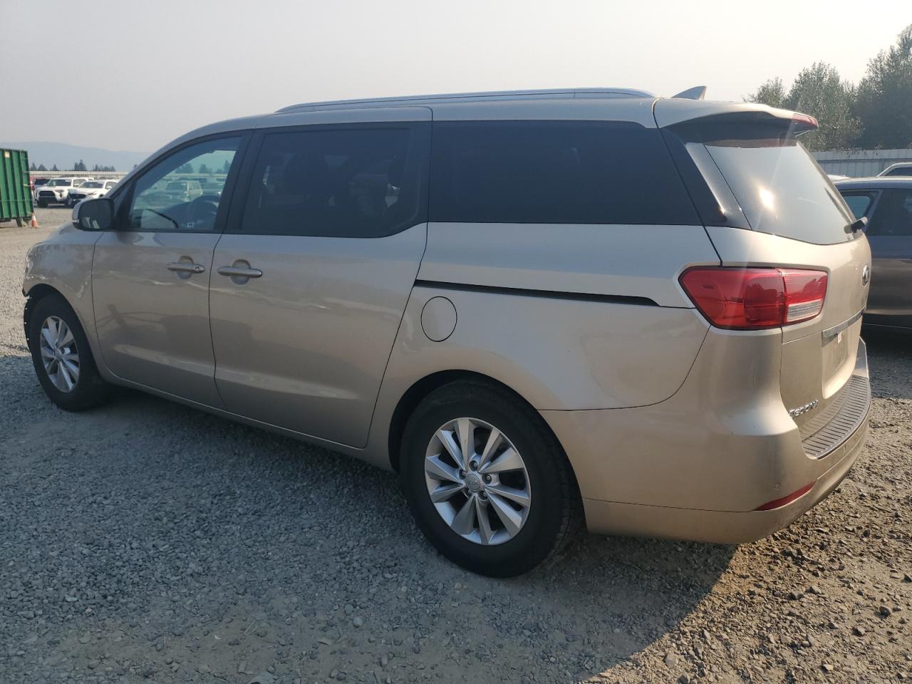 KNDMB5C14G6098454 2016 KIA SEDONA - Image 2