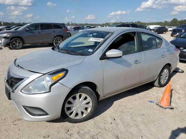  NISSAN VERSA 2017 Сріблястий