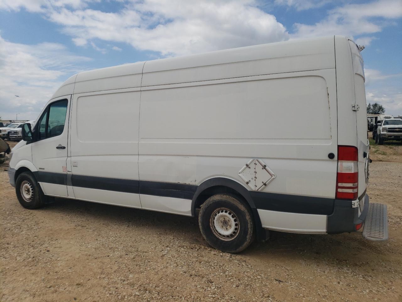 VIN WD3PE8DE4E5828674 2014 MERCEDES-BENZ SPRINTER no.2