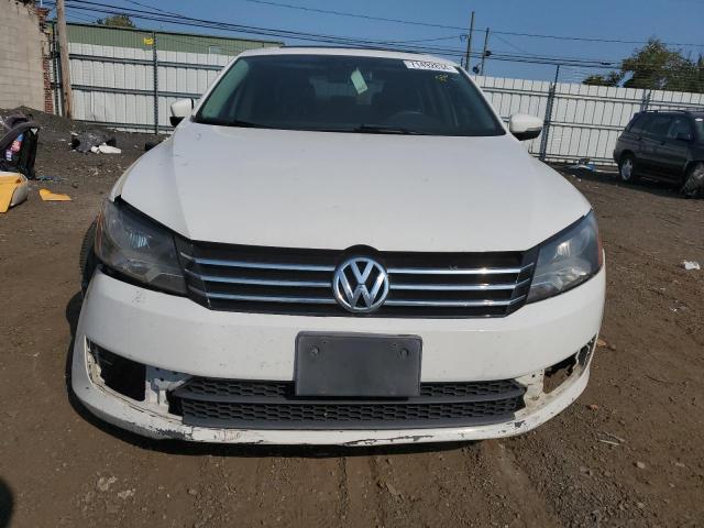 Седани VOLKSWAGEN PASSAT 2014 Білий