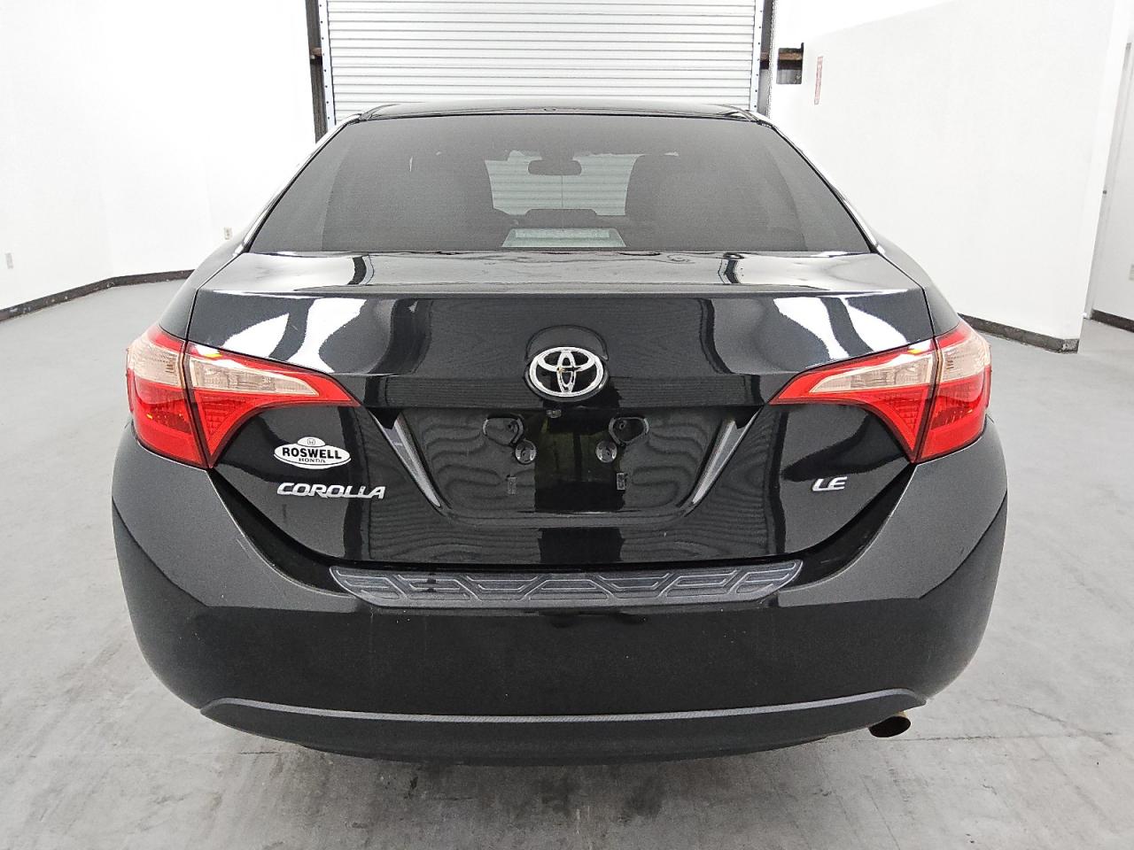 2017 Toyota Corolla L VIN: 2T1BURHE8HC815615 Lot: 70221644