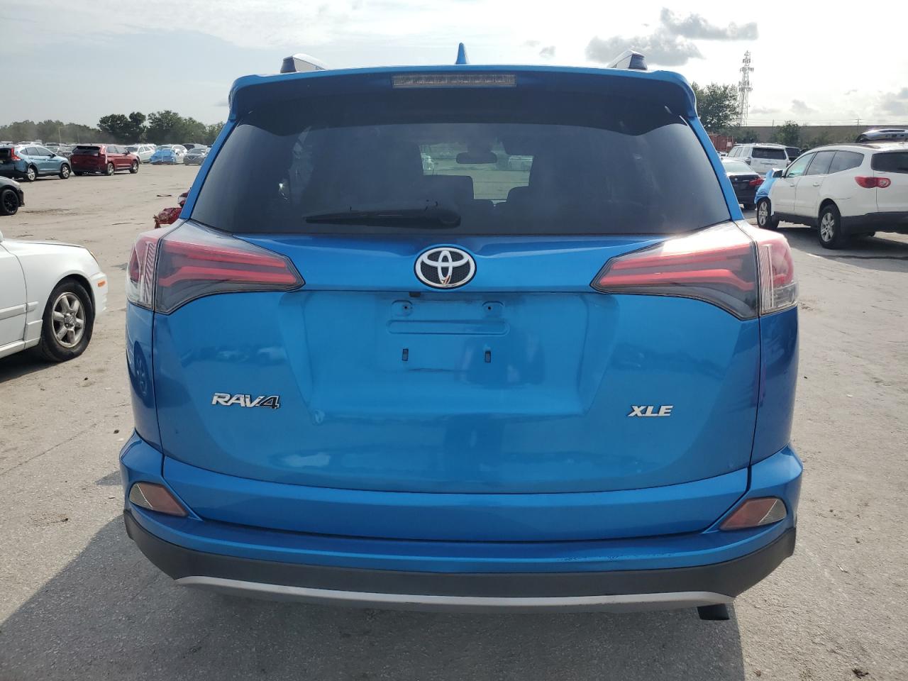 2017 Toyota Rav4 Xle VIN: JTMWFREV1HJ702626 Lot: 71007954