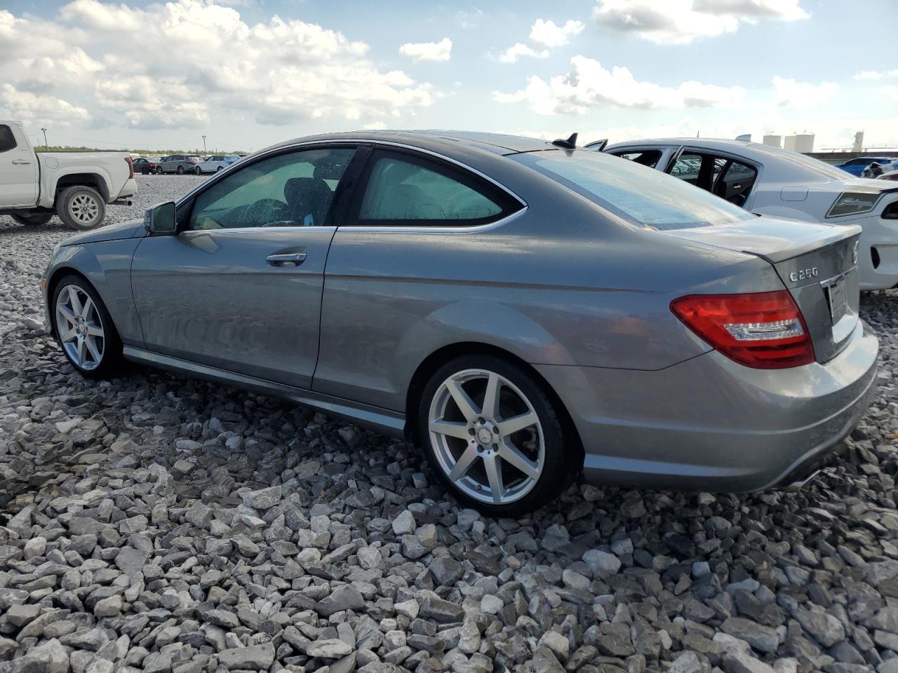 VIN WDDGJ4HB1DF951311 2013 MERCEDES-BENZ C-CLASS no.2