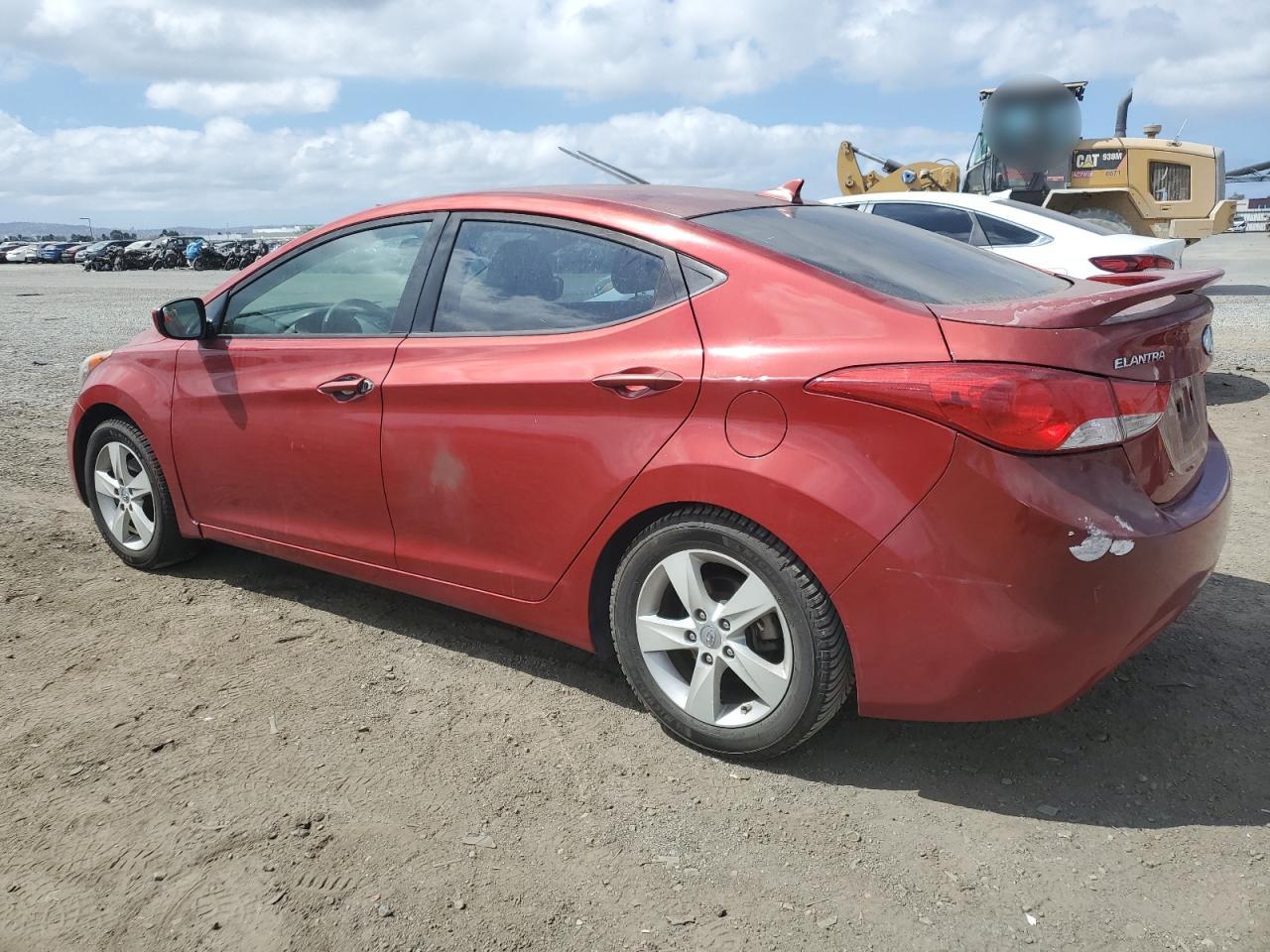 2013 Hyundai Elantra - Image 2