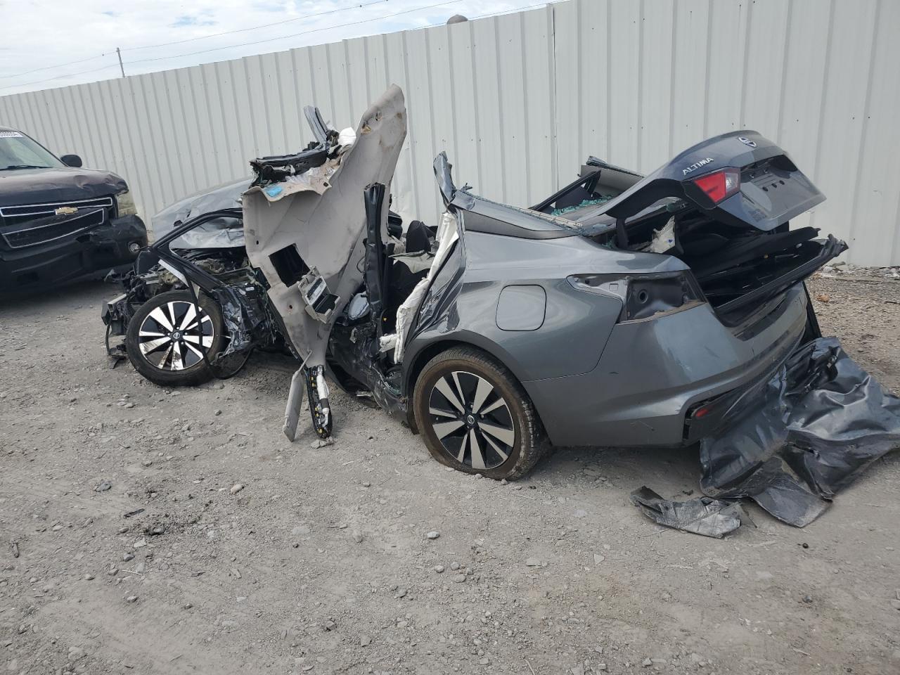 2021 Nissan Altima - Image 2