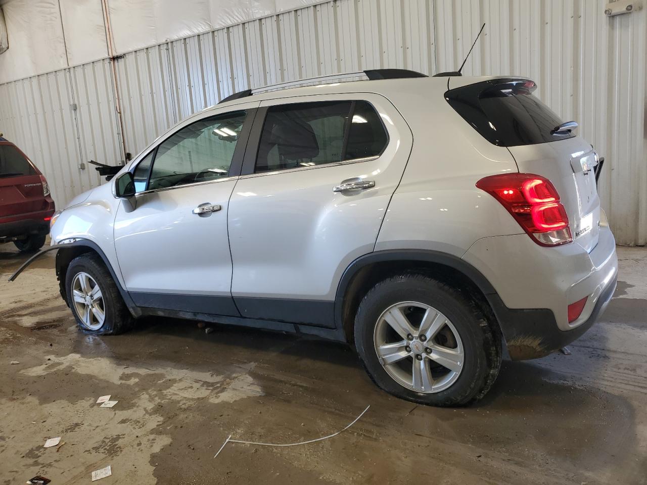 KL7CJPSB4KB758221 2019 CHEVROLET TRAX - Image 2