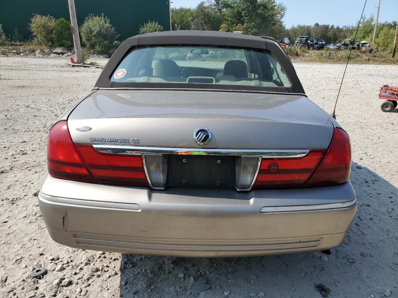 2005 Mercury Grand Marquis Gs VIN: 2MEFM74W85X602092 Lot: 68820314