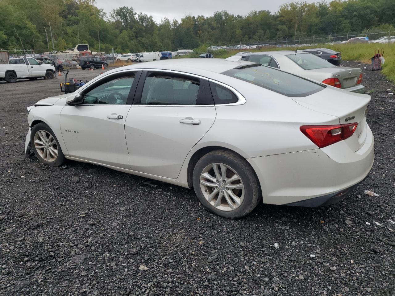 1G1ZD5ST4JF169235 2018 CHEVROLET MALIBU - Image 2