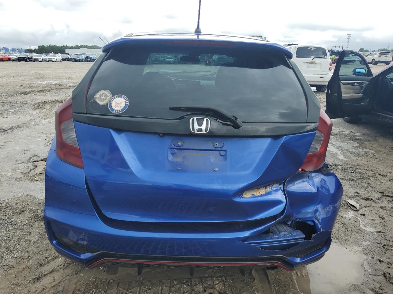 3HGGK5G62JM706158 2018 Honda Fit Sport