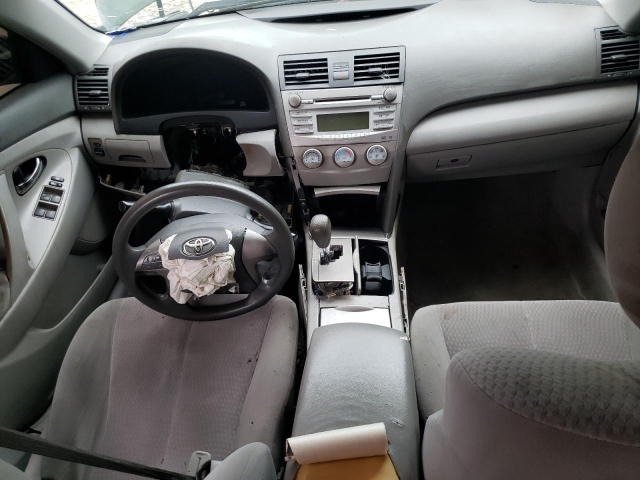 2010 Toyota Camry - Image 8