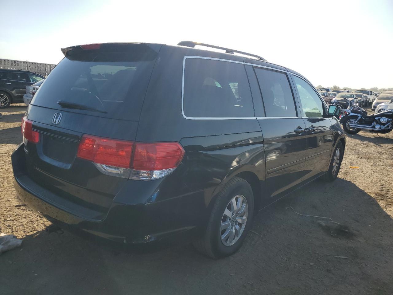 2010 Honda Odyssey - Image 3