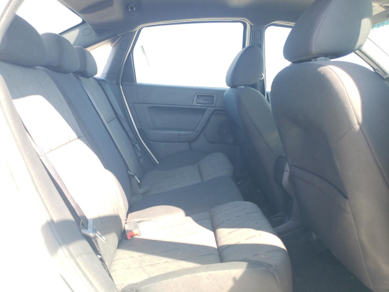 2010 Ford Focus - Image 10