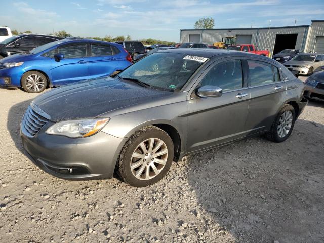 2013 Chrysler 200 Limited продається в Kansas City, KS - Rear End