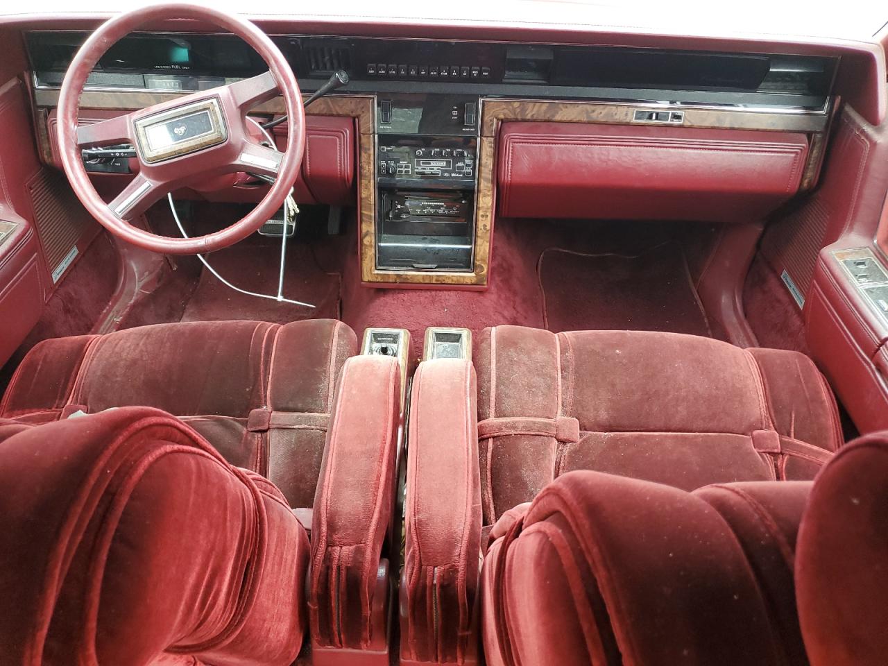 1MRBP97F1DY632836 1983 Lincoln Continental