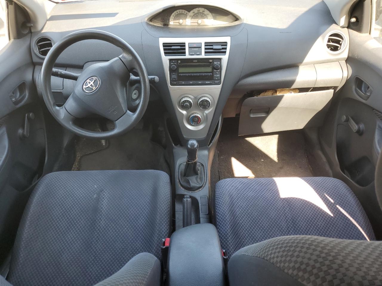 JTDBT923971111372 2007 Toyota Yaris