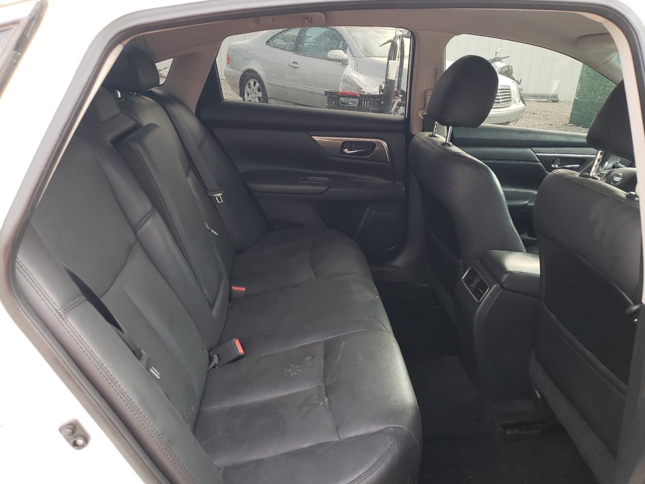 2015 Nissan Altima - Image 10