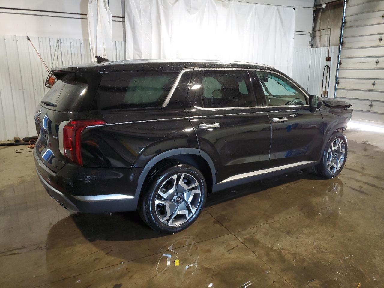 2024 Hyundai Palisade - Image 3
