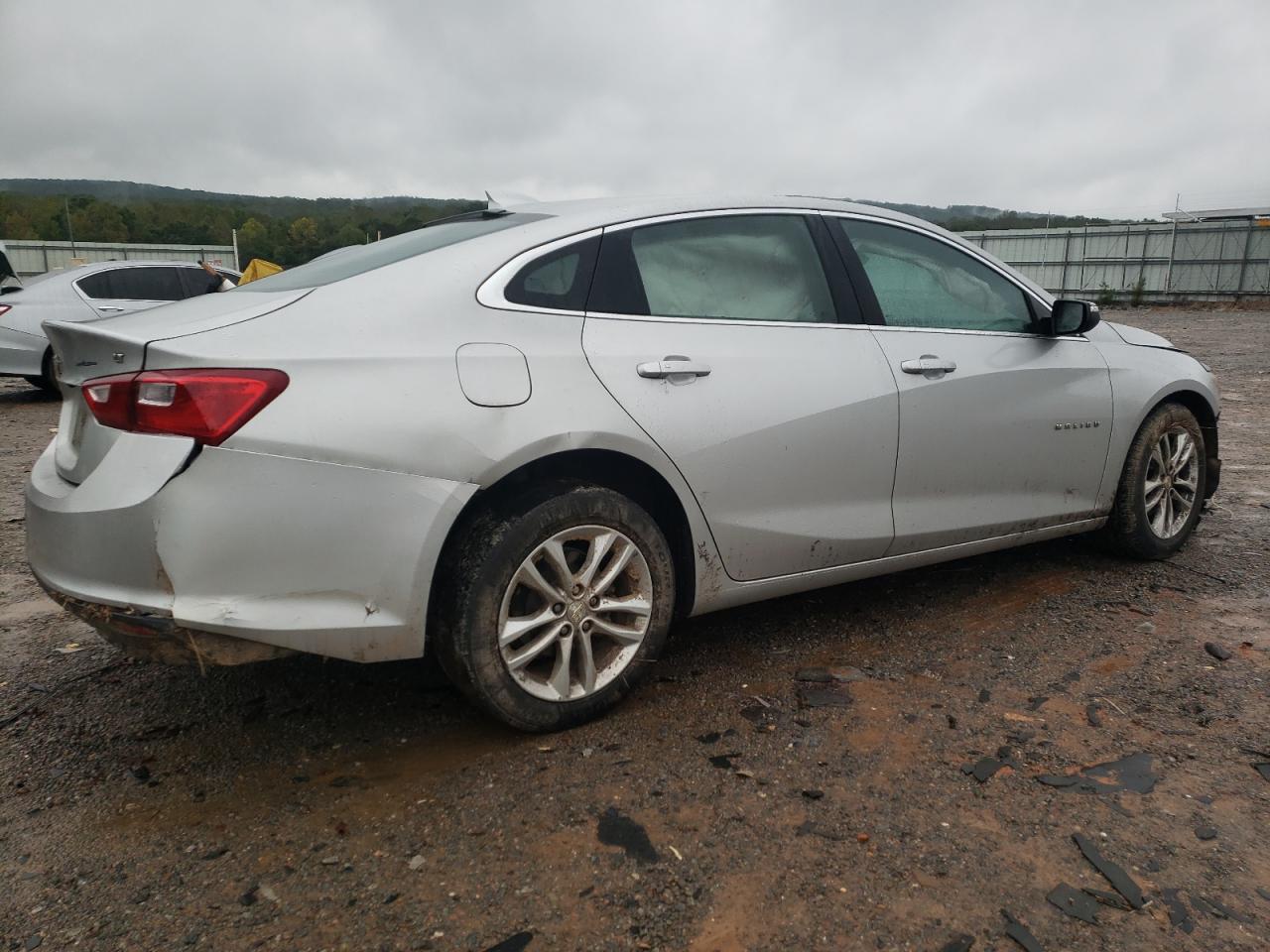 2018 Chevrolet Malibu - Image 3