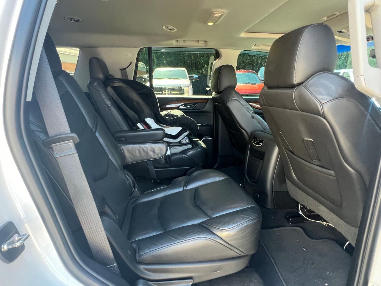 1GYS4BKJ9KR170459 2019 Cadillac Escalade Luxury