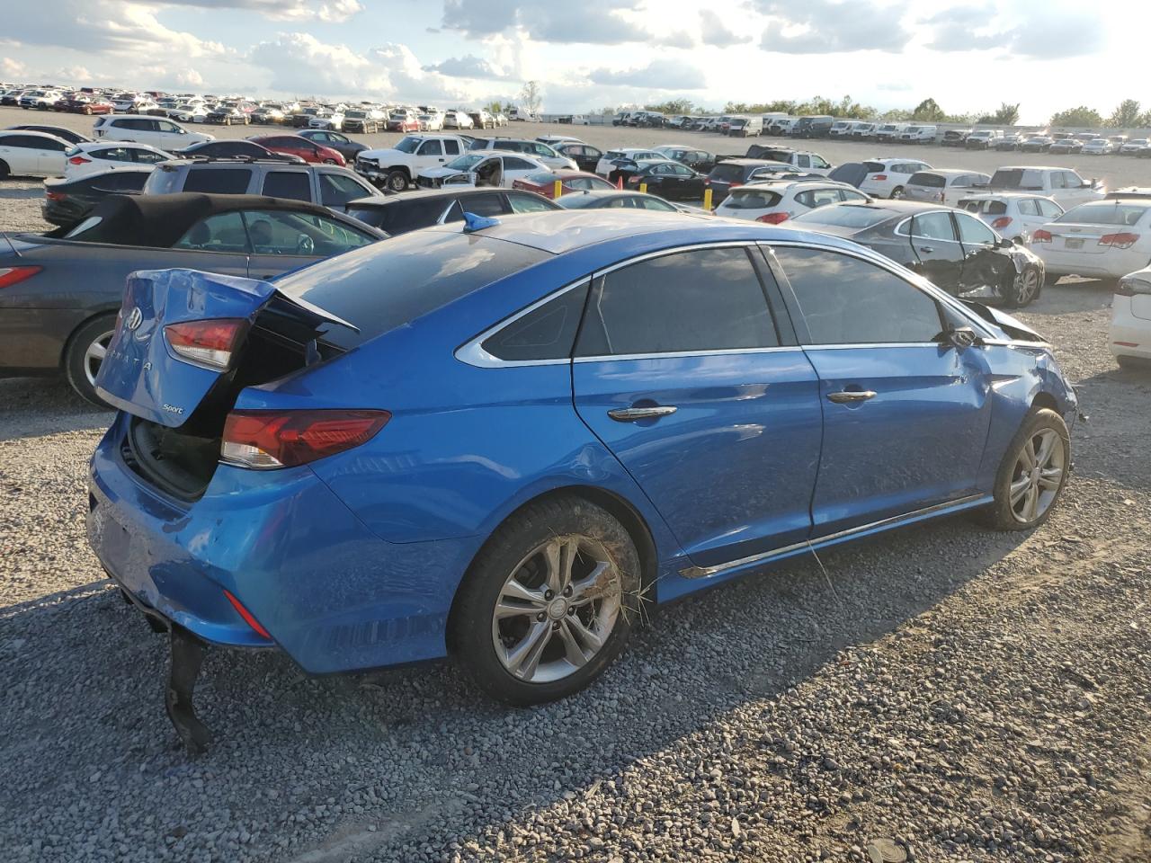 2018 Hyundai Sonata - Image 3