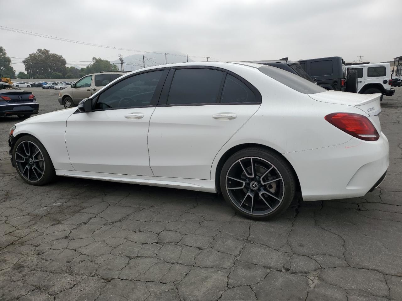 VIN 55SWF8DB6KU305864 2019 MERCEDES-BENZ C-CLASS no.2