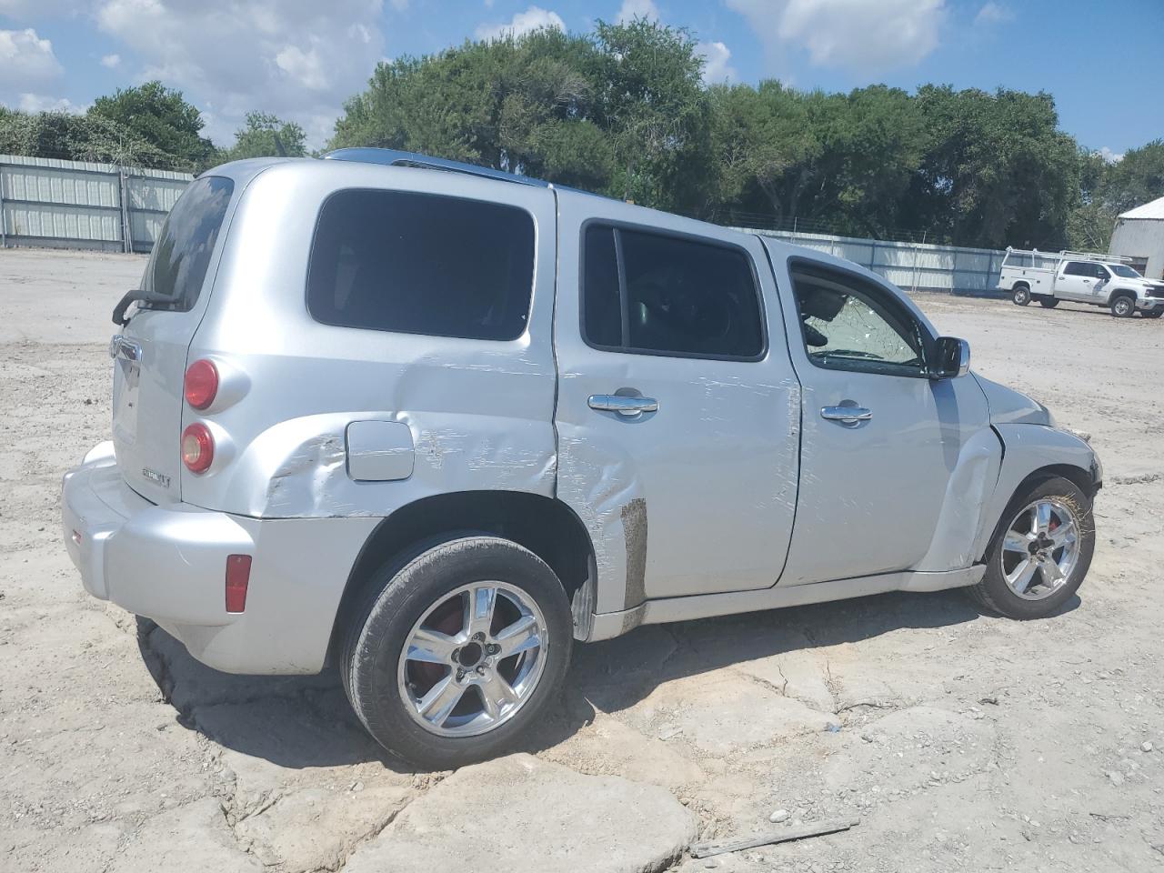 2009 Chevrolet HHR - Image 3