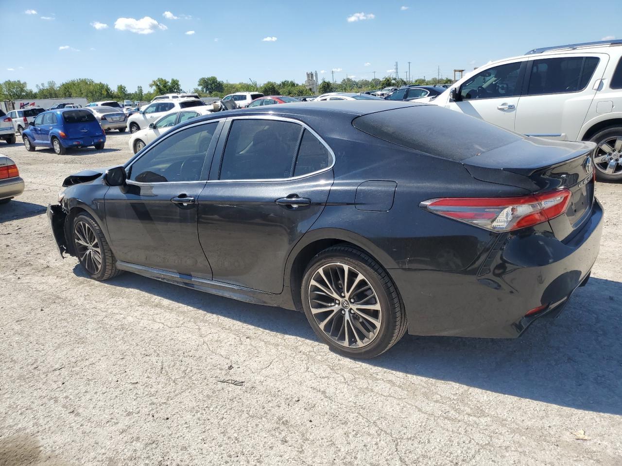 JTNB11HK8J3022258 2018 TOYOTA CAMRY - Image 2