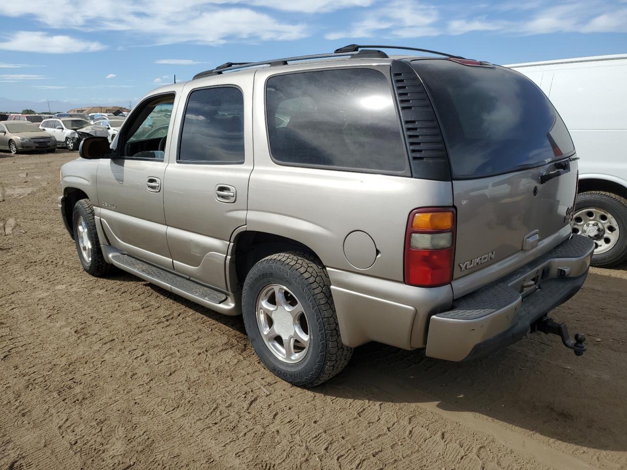 2002 GMC Yukon - Image 2