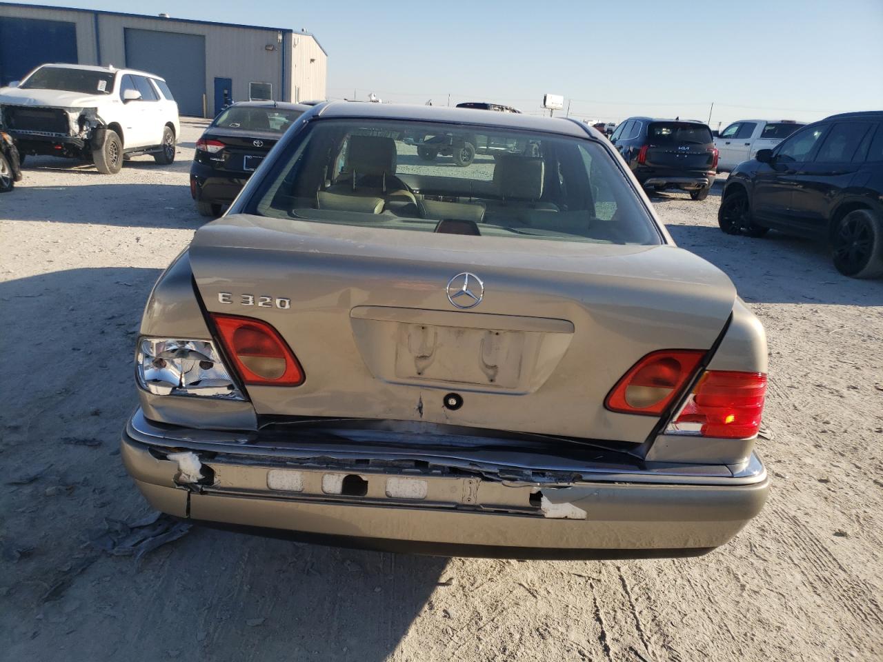 WDBJF55F7TJ022765 1996 Mercedes-Benz E 320