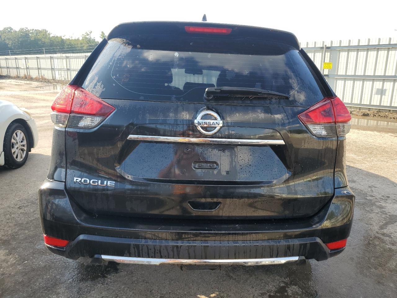 2017 Nissan Rogue S VIN: JN8AT2MT2HW148885 Lot: 72073654