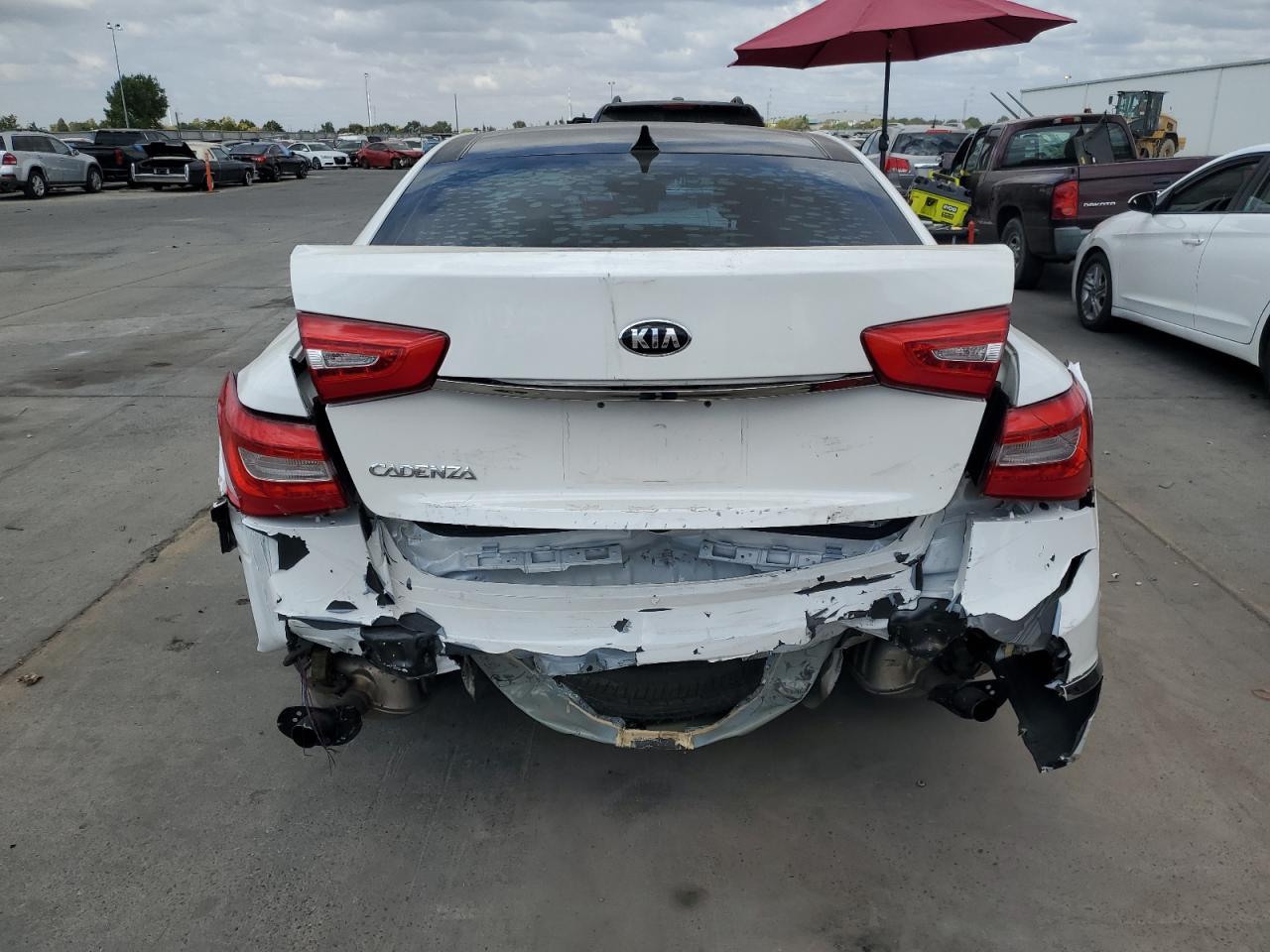 2015 Kia Cadenza Premium VIN: KNALN4D70F5174883 Lot: 71745964