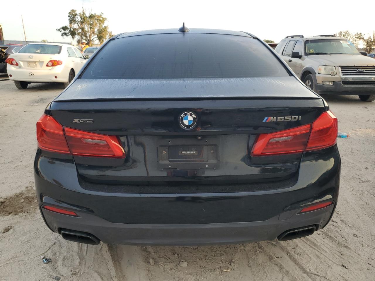 WBAJB9C58KB288090 2019 BMW M550Xi