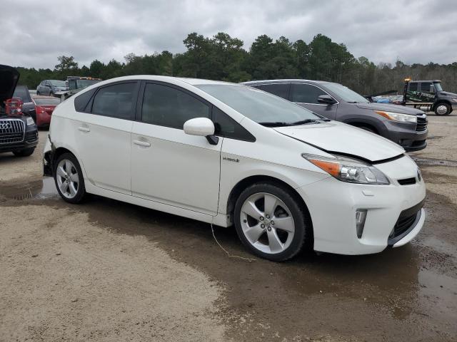  TOYOTA PRIUS 2015 Белы