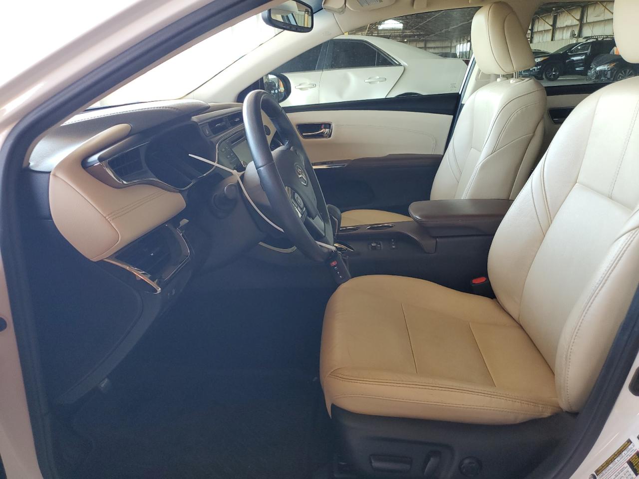 2015 Toyota Avalon - Image 7