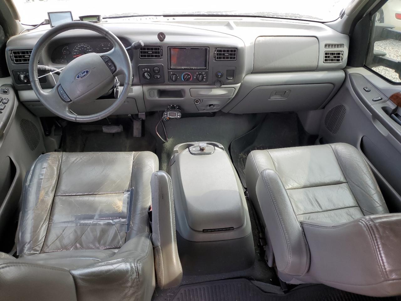 2004 Ford F250 - Image 8