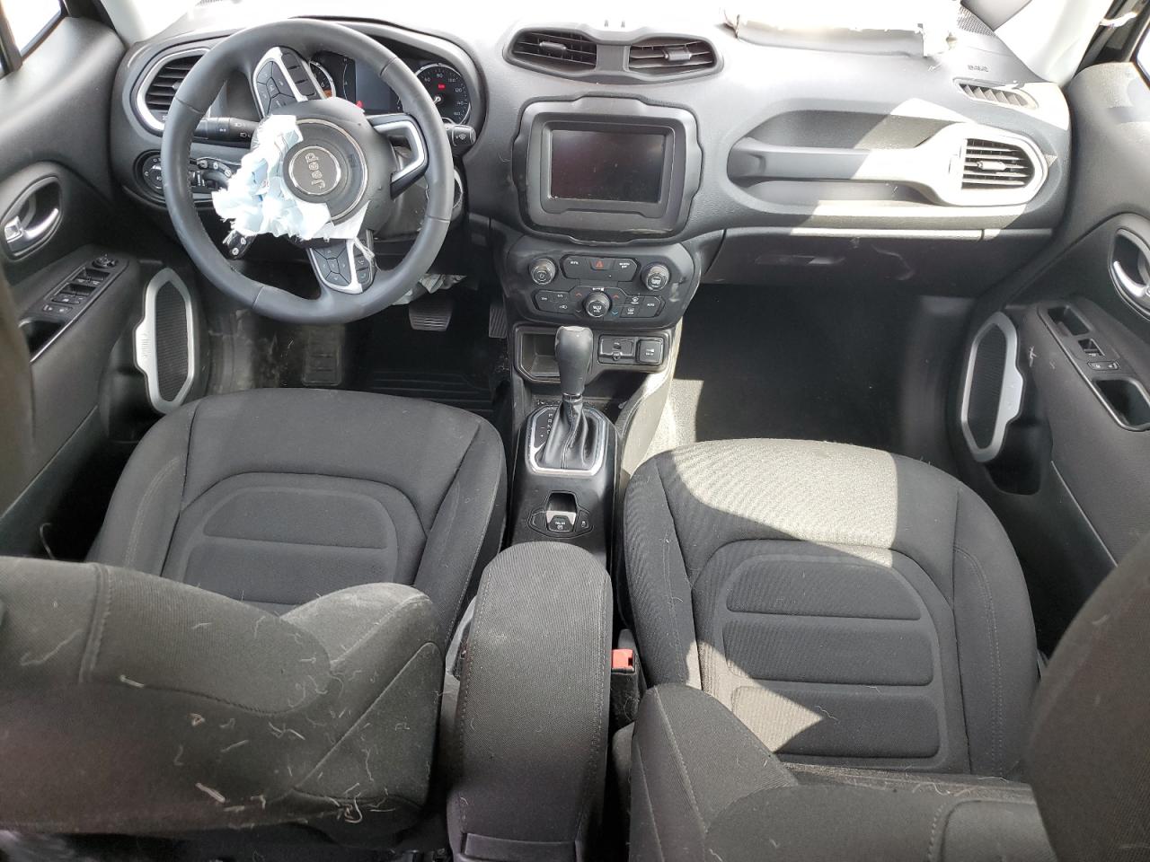 ZACNJABB3KPJ98686 2019 Jeep Renegade Latitude